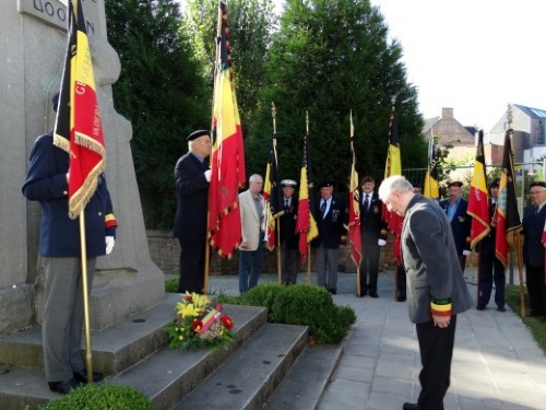Herdenking oorlogsslachtoffers beide wereldoorlogen (jaargetijde) - Woumen (32)